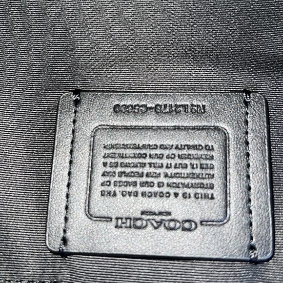 Brand new leather Coach tote bag with crossbody long handle - Picture 17 of 17